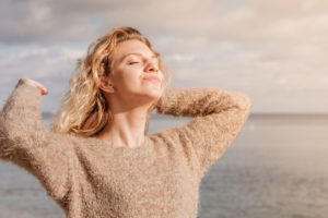 immagine di copertina per: 'Vitamina D: sai come esporti al sole per non avere carenze?'