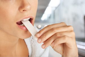 immagine di copertina per: 'Cosa succede se mangiamo una gomma da masticare'